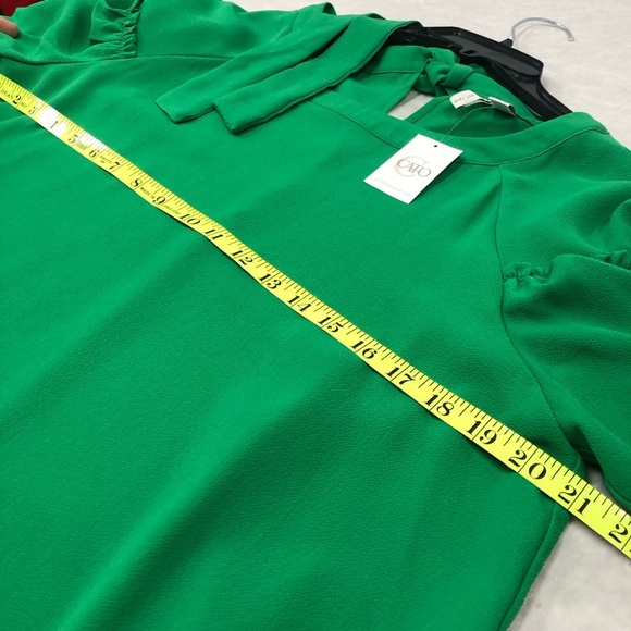 Green Cato Blouse with Puffed Sleeves size large - Picture 9 of 11